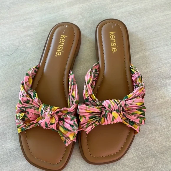 NIB Kenzie flat pink and green floral slides. Size 7 1/2 - Picture 1 of 7